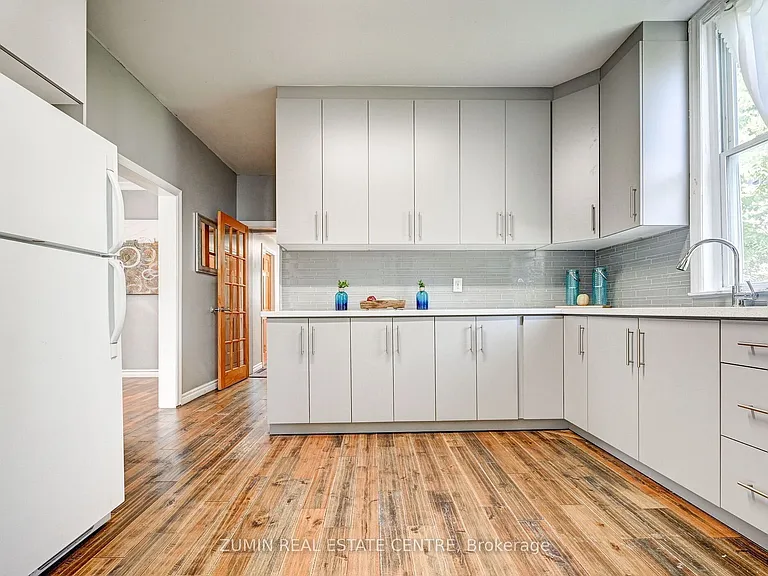 37 John St — Photo 7