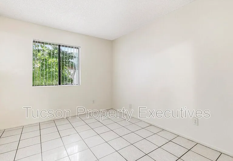 319 E Mohave Rd #109 — Photo 16