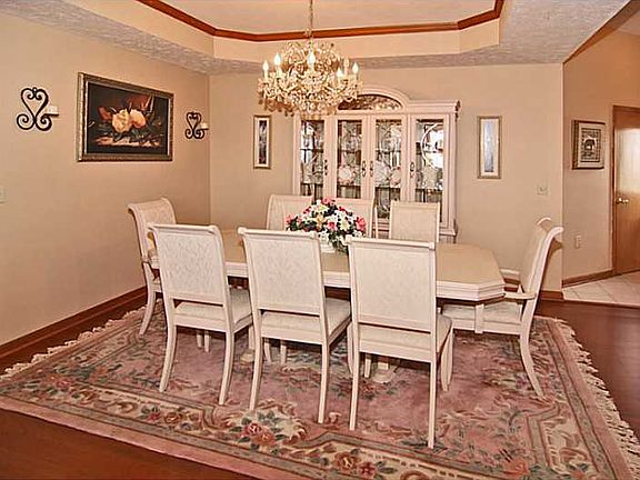4th image of 6338 N Meadow Cir