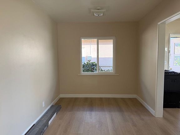 5th image of 405-407 E Puente St