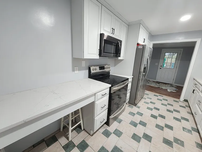 1751 S Main St — Photo 35