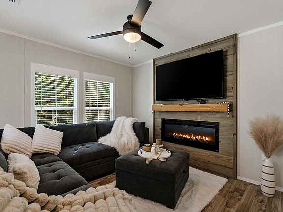 2nd image of 2813 Partridge Ln.