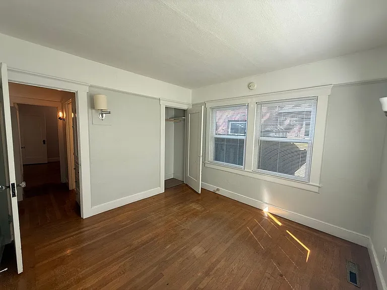 1813 Beverly Way — Photo 12