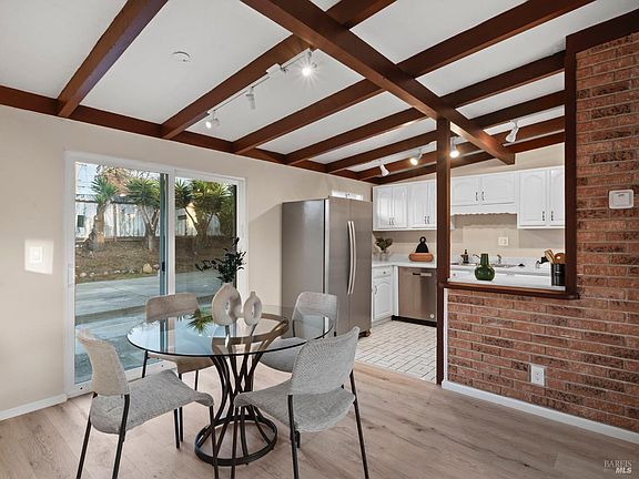 5th image of 246 Los Altos Place
