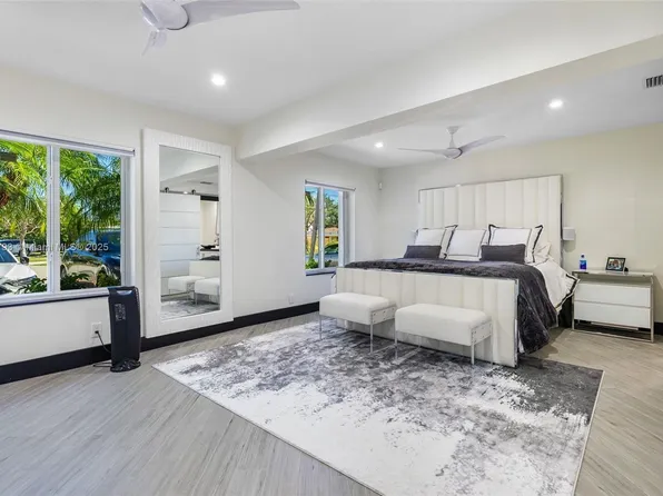 517 S Riverside Dr, Pompano Beach, FL 33062