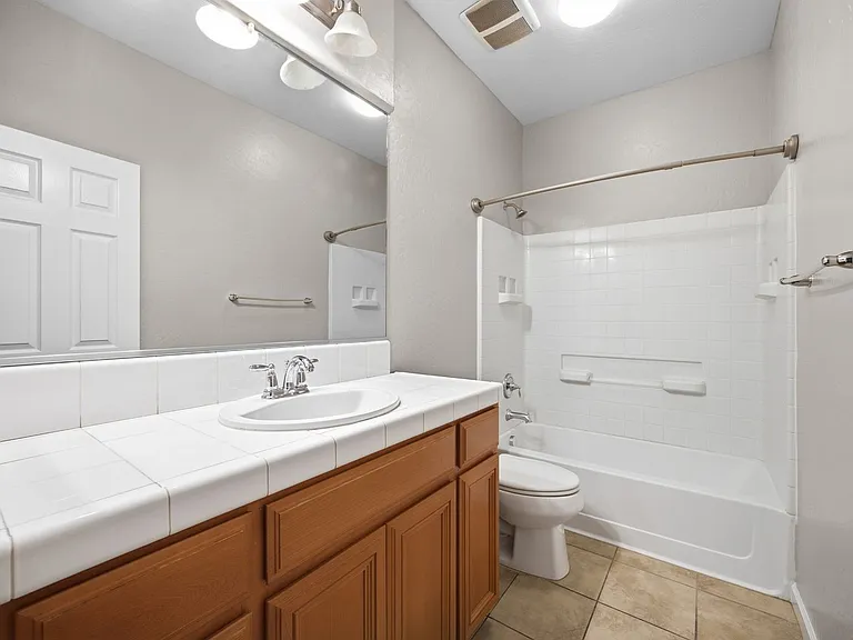 1428 N Leila St — Photo 20