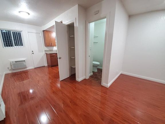 5th image of 393 Adena St #21