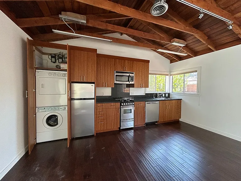4137 Lafayette Pl — Photo 4