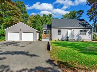 25 Howard Ave, Pascoag, RI 02859