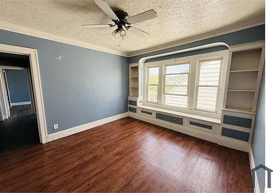 3 bed, $1,600 — Photo 2
