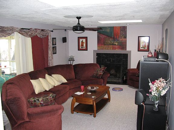 Newly remodeled fmly rm