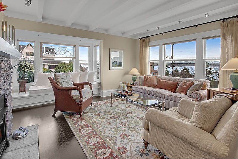 Lake view from Living room