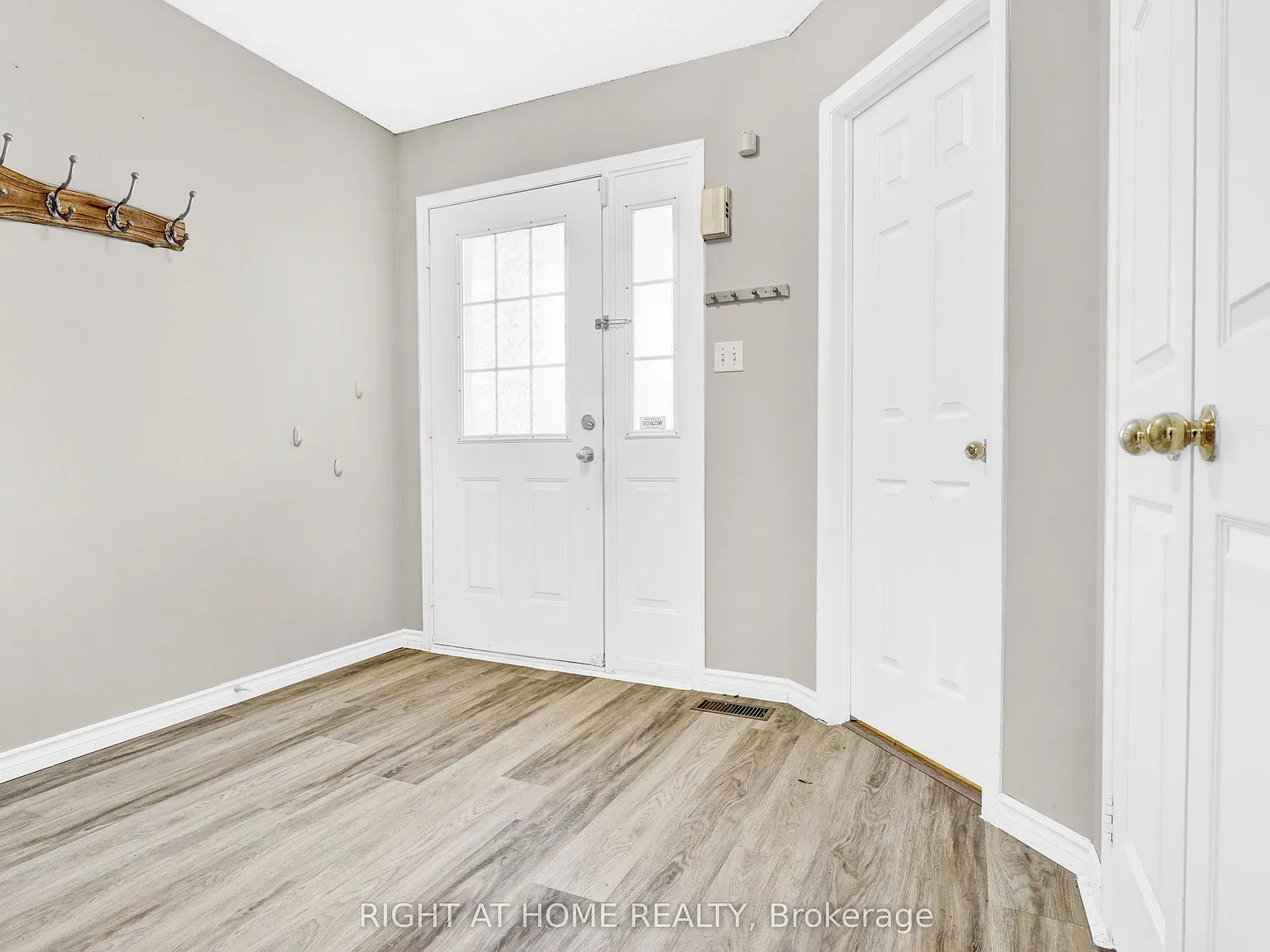 3 bed, $3,000 — Photo 3