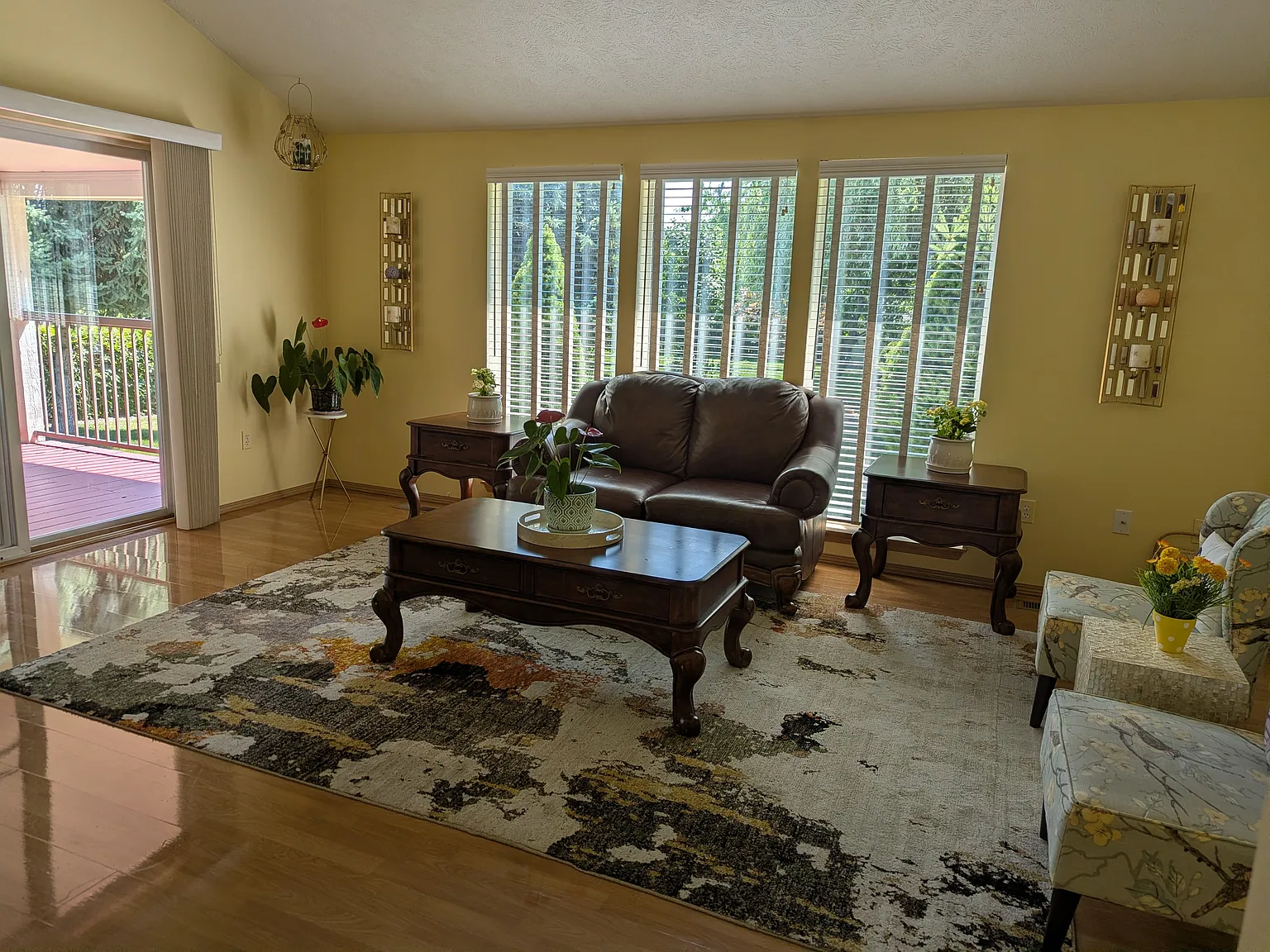 4 bed, 3.5 bath, 2169 sqft, $3,000 — Photo 3