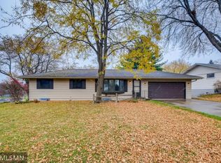 541 Rolls Rd, New Brighton, MN 55112