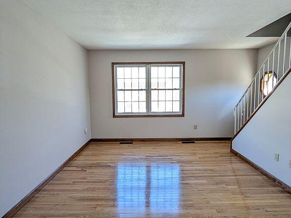 5th image of 1575 Highland Ave #7