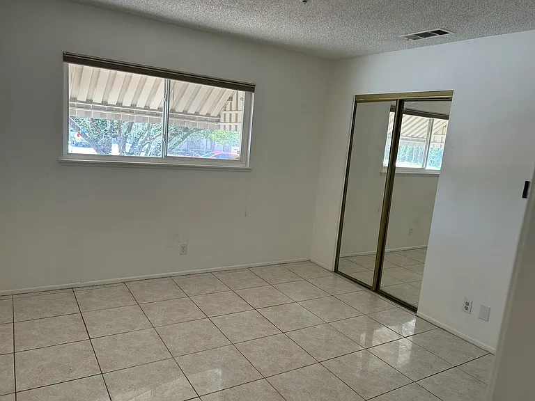 920 Palmhurst Dr — Photo 14