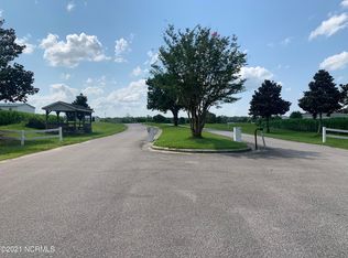 211 Magnolia Dr, Stella, NC 28582