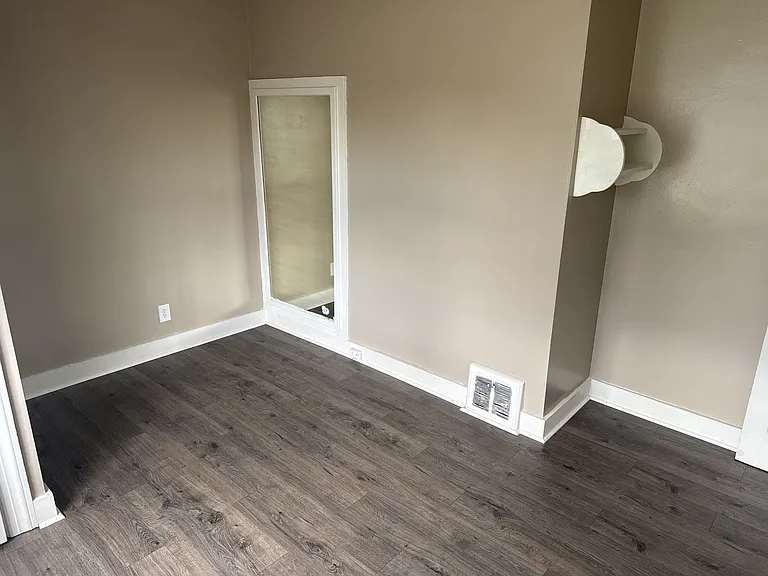 3726 Northampton Dr — Photo 7