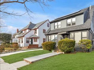 194-09 111th Rd, Saint Albans, NY 11412