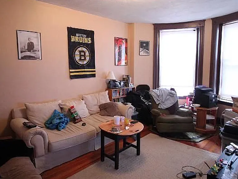 6-11 Mount Hood Rd #6 — Photo 2