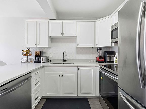 4th image of 11757 207th St #22
