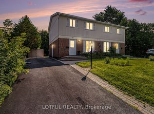 75 Dalehurst Dr #A, Ottawa, ON K2G 3V1