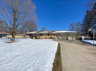 W147N5118 Dolphin Dr, Menomonee Falls, WI 53051
