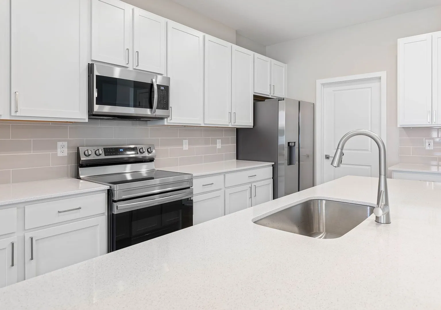 Modern design meets move-in convenience. Ready to make this house your home — Photo 4