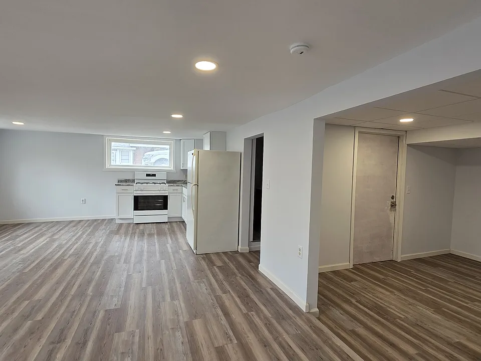 7105 Main St
