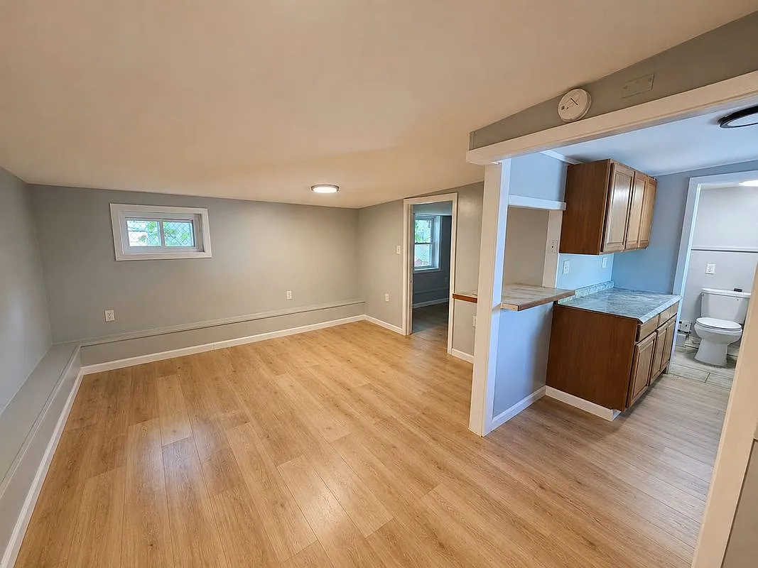 Studio, 1.0 bath, 704 sqft, $900 — Photo 4
