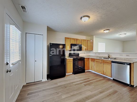 3rd image of 7504 Hemrich Dr