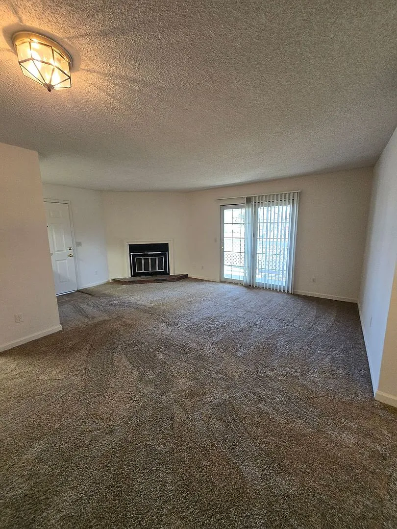 Tusculum Square Apartments and Townhomes — Photo 4