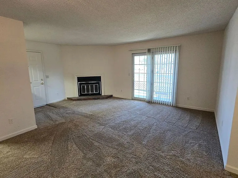 Tusculum Square Apartments and Townhomes — Photo 20