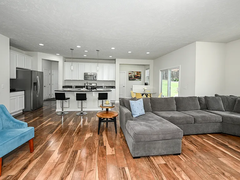 4816 Lake View Dr — Photo 15