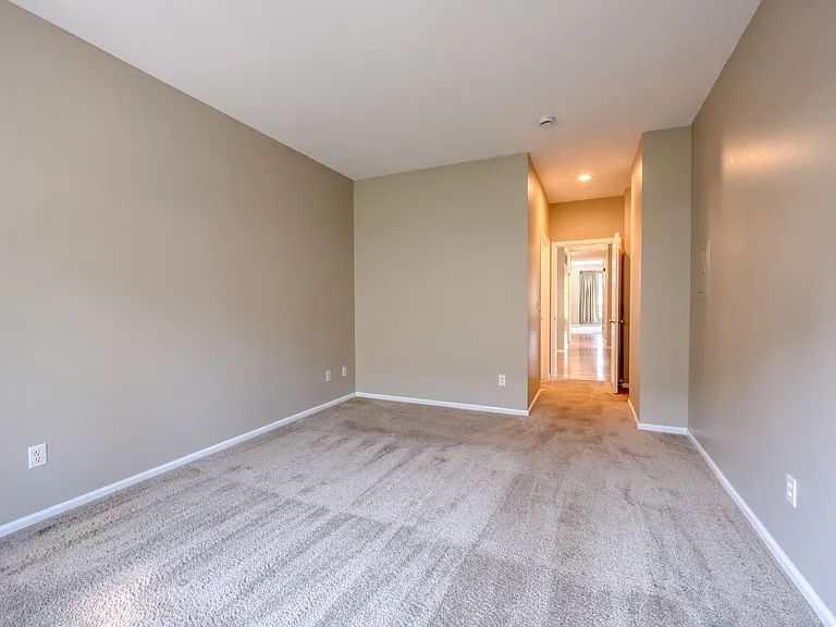 445 NE Alder St #2 — Photo 18