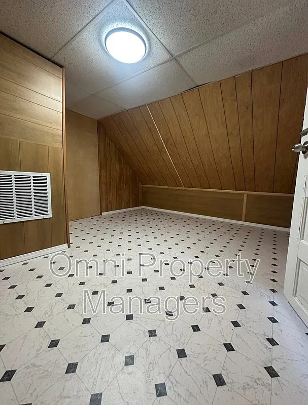 1 bed, 1.0 bath, $600 — Photo 4