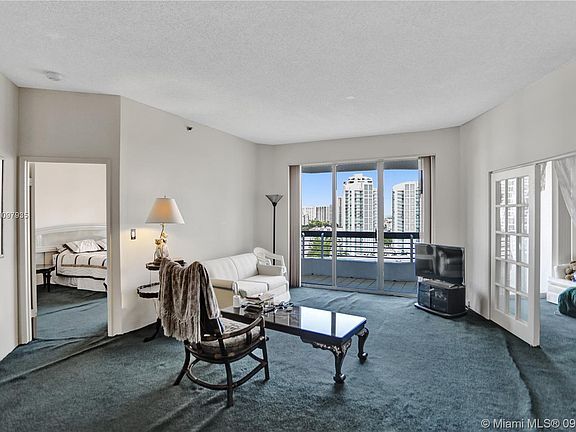 2nd image of 3600 Mystic Pointe Dr #Penthouse 09