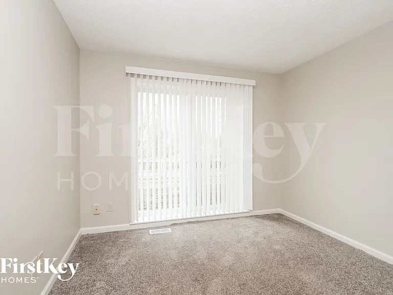 4496 Braemar Dr — Photo 11