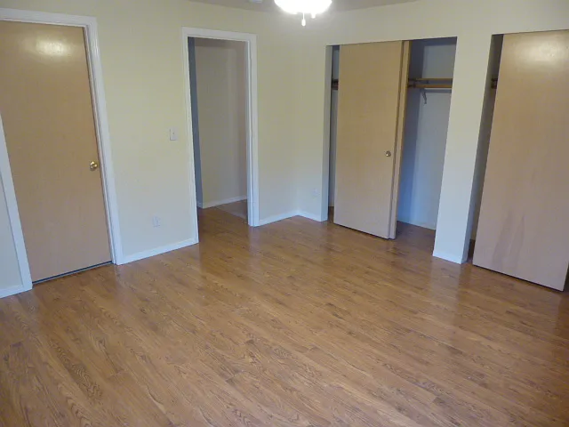 627 Portage St — Photo 2
