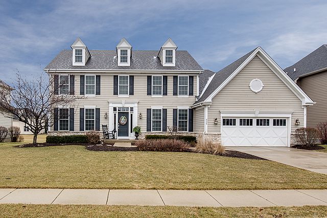 1st image of 824 Deering Ct