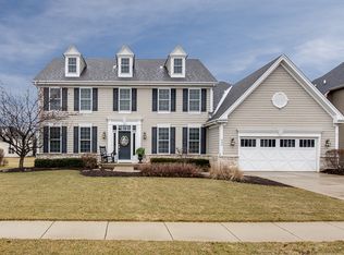 824 Deering Ct, West Chicago, IL