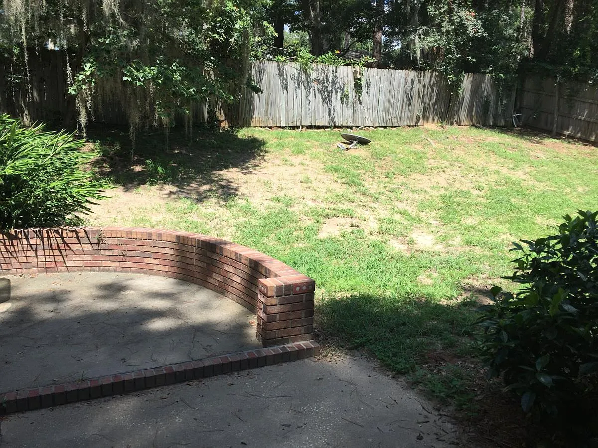 4 bed, 2421 sqft, $2,100 — Photo 3