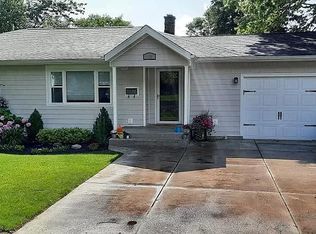 365 S 4th St, Lewiston, NY 14092