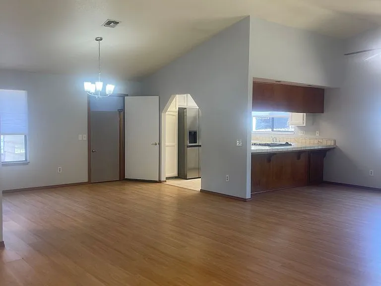 651 Country Oak Dr — Photo 5
