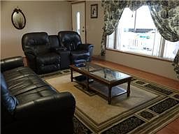 GOOD SIZED GREAT ROOM