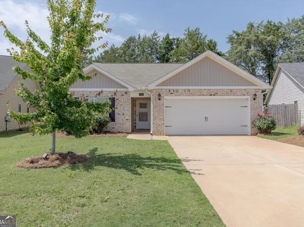 136 Sourwood Ln, Warner Robins, GA 31093