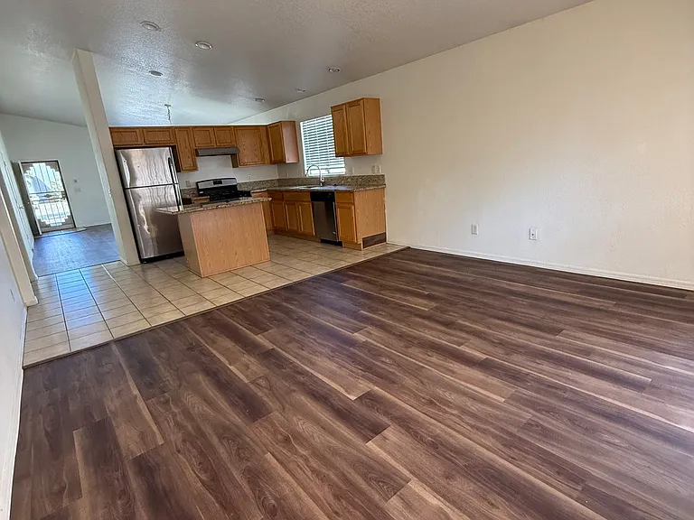 2614 W Cezanne Cir — Photo 2