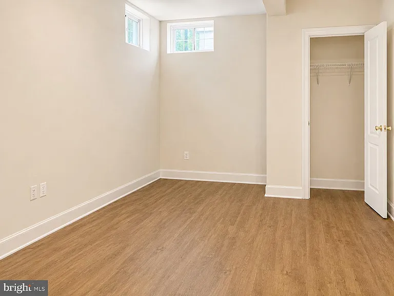 2200 N Emerson St — Photo 23