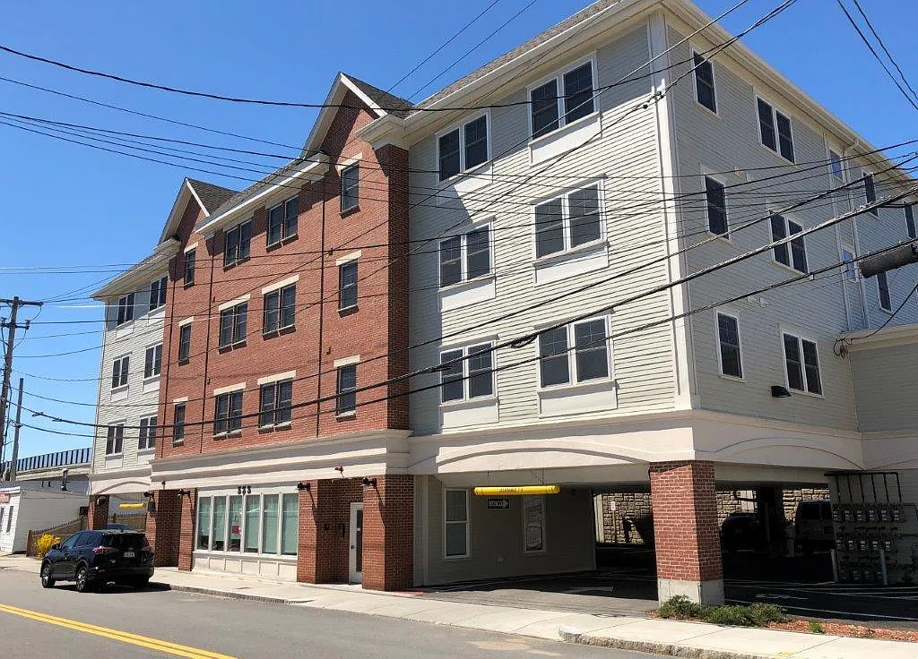 2 bed, 1075 sqft, $3,250 — Photo 1